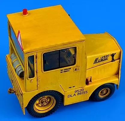 Aerobonus 320050 1/32 GC340-4 A9 Cab-LPG DLA United Tractor (D)