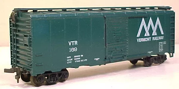 Athearn 1214 HO Scale 40′ Boxcar (Blue Box Kit) Vermont Railway VTR 169