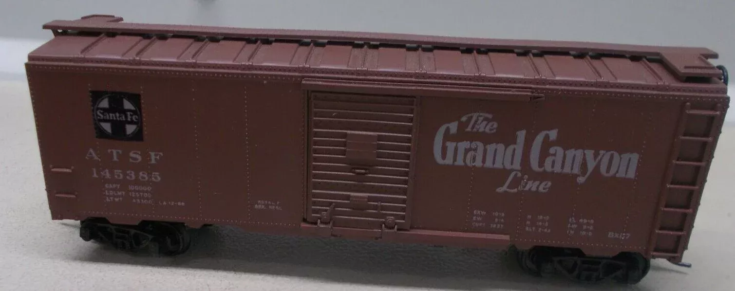 Athearn 5014 HO Scale 40′ AAR Boxcar (Blue Box Kit) “Grand Canyon” ATSF