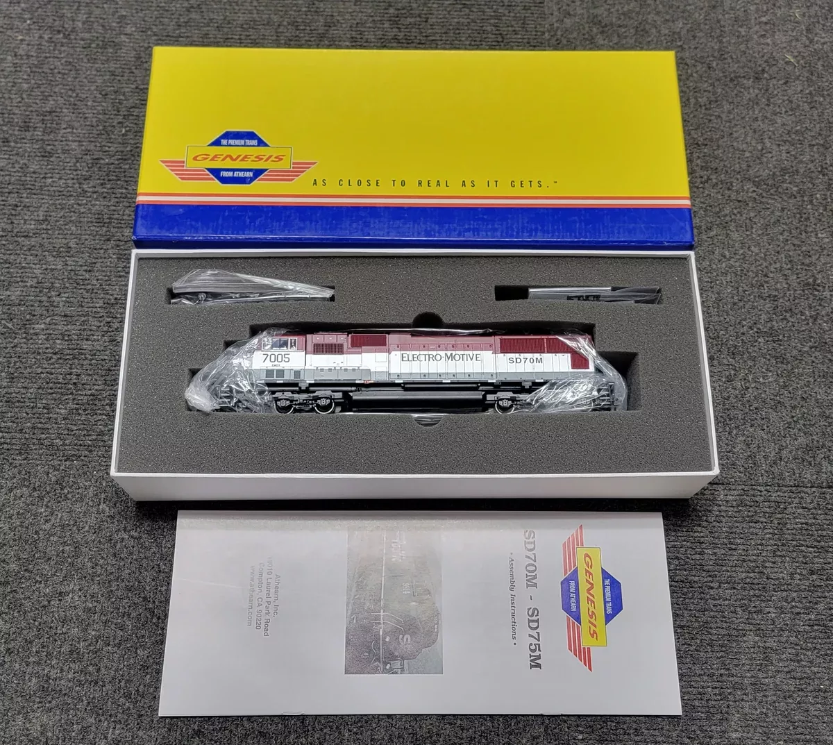 Athearn Genesis (Yellow Box) G6122 HO Scale EMD SD70M EMD Leasing 7008