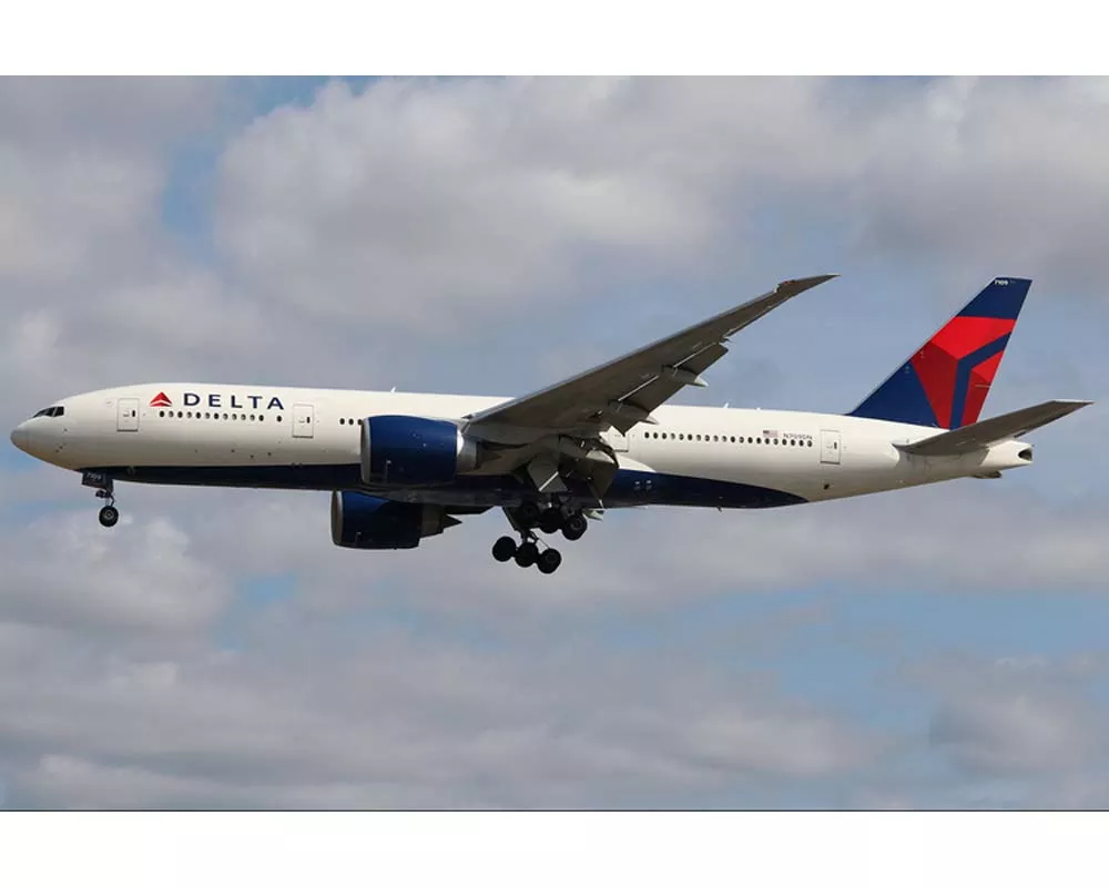 Delta B777-200LR N709DN 1:400 Scale Phoenix PH04670