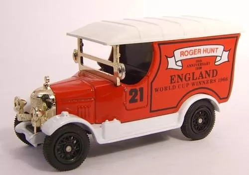 Oxford Diecast Roger Hunt 21 – England 66