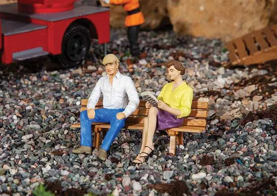 POLA 331501 G Gauge Seated Man and Women