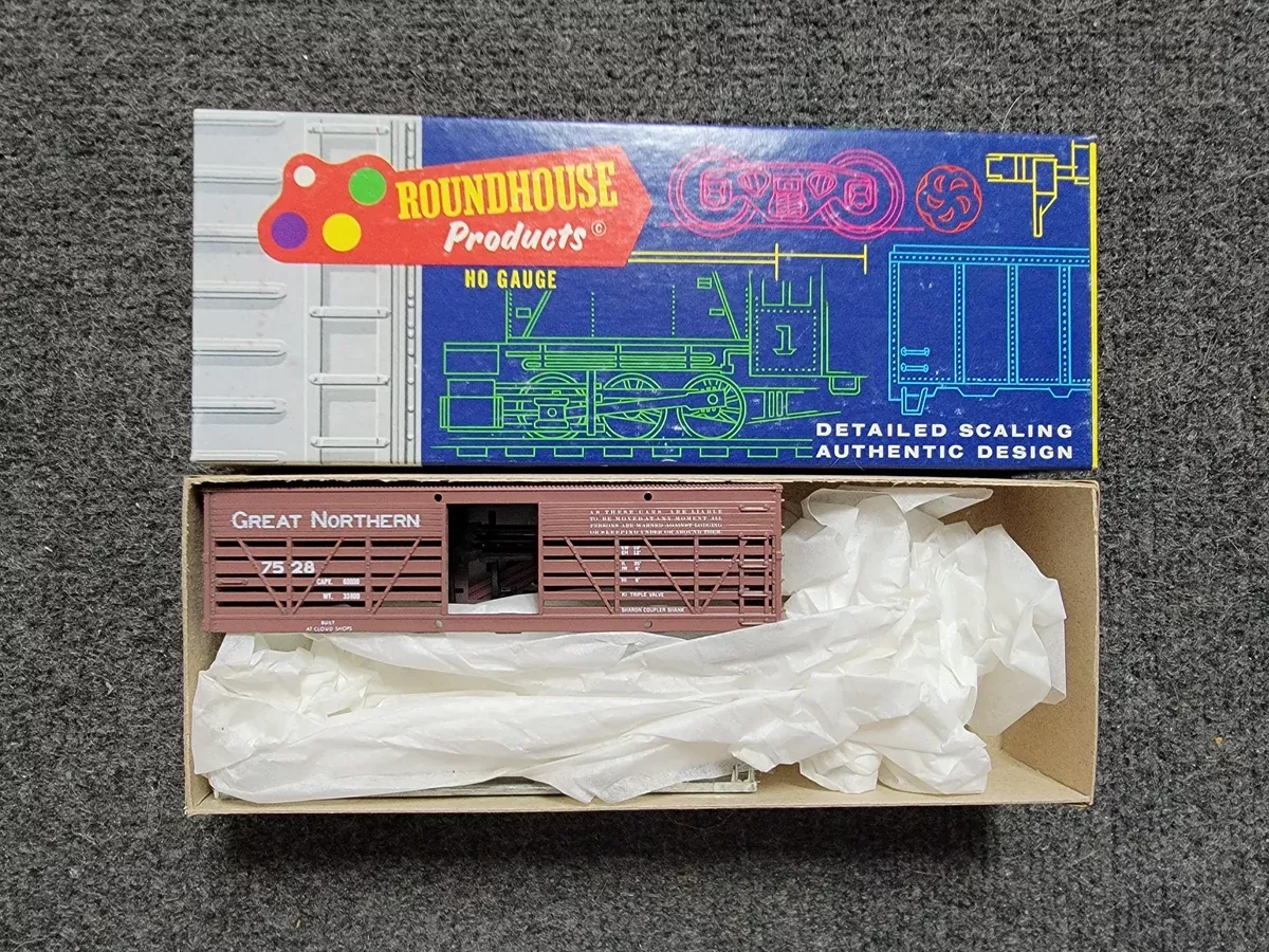 Roundhouse 3263 HO Scale 36' Stock Car Kit Great Northern GN 7528