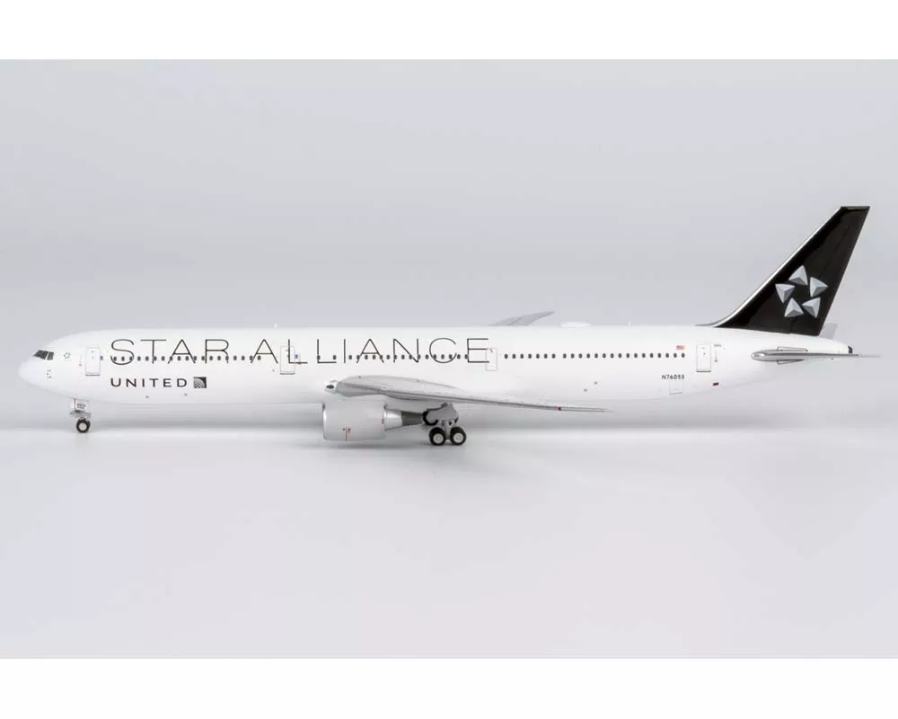 United Airlines B767-400ER Star Alliance livery N76055 1:400 Scale NG18002