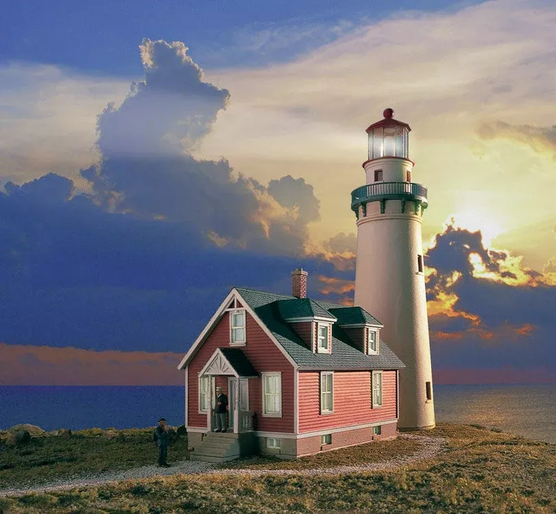 Walthers Cornerstone 933-3663 HO Scale Rocky Point Lighthouse with LED